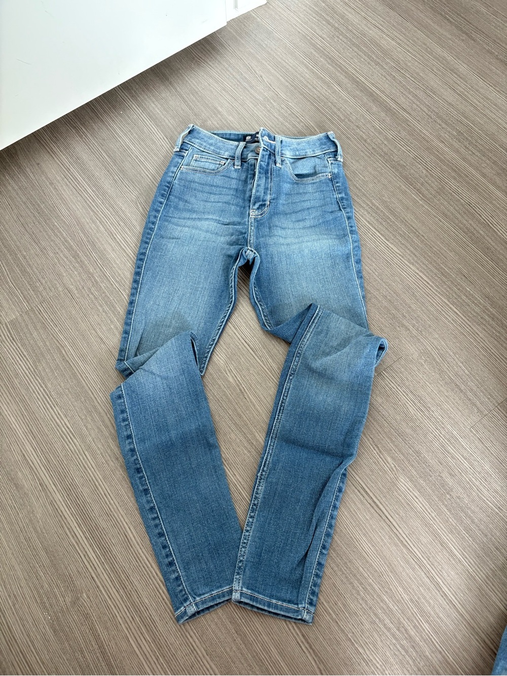Hollister High-Rise Skinny Jeans